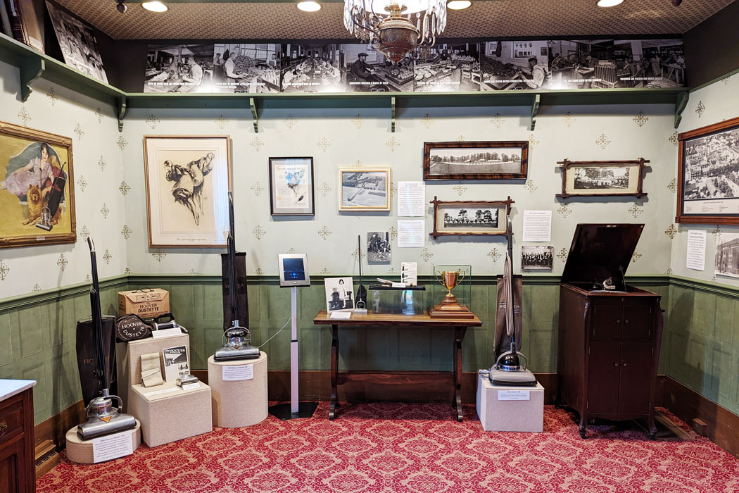 photo: Interior room of the Hoover Historical Center