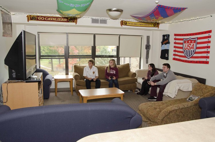 photo of students gathered in a Betzler Tower Suite